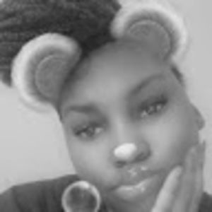 Meet your Posher, Karlisa